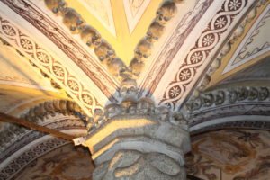 The design goes up to the ceiling